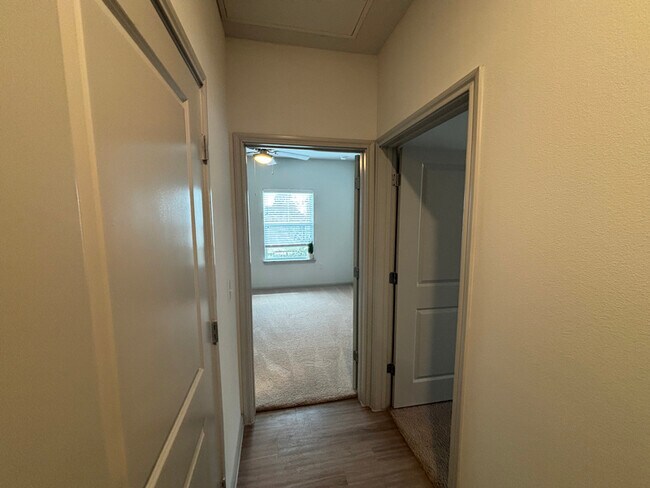 950 Fm2001 unit b5, Buda, TX 78610 - photo 6