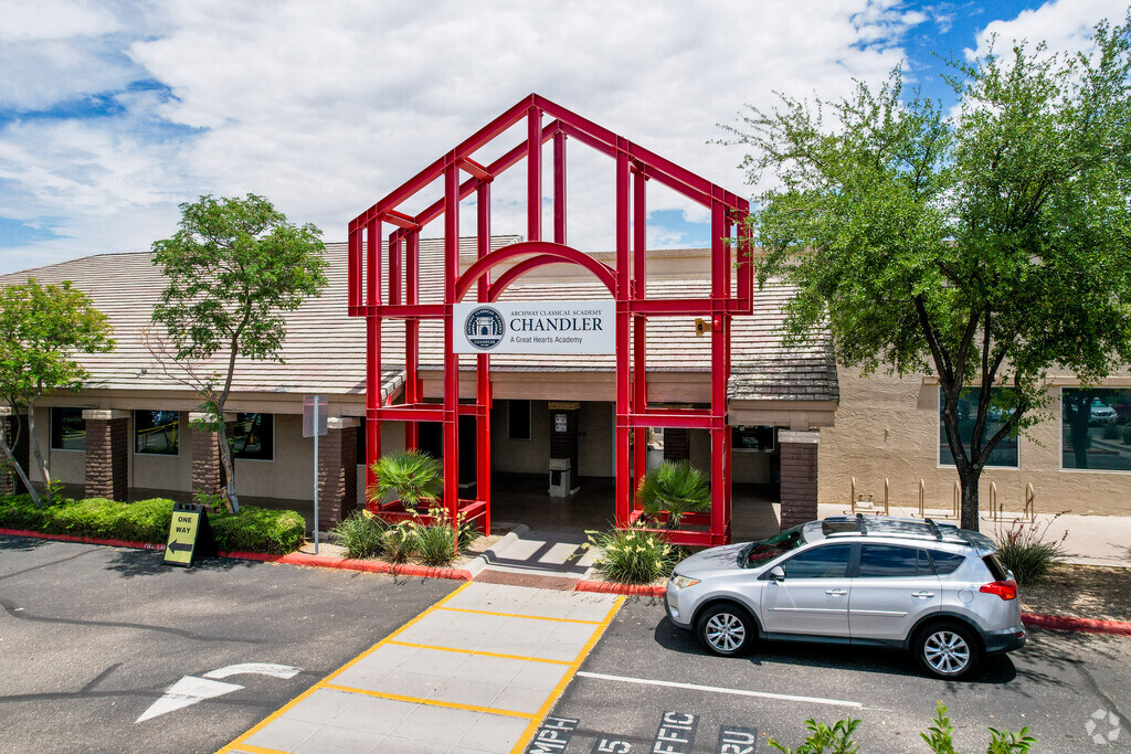 Great Hearts Archway Classical Academy is located in Chandler's Sun Tech neighborhood.