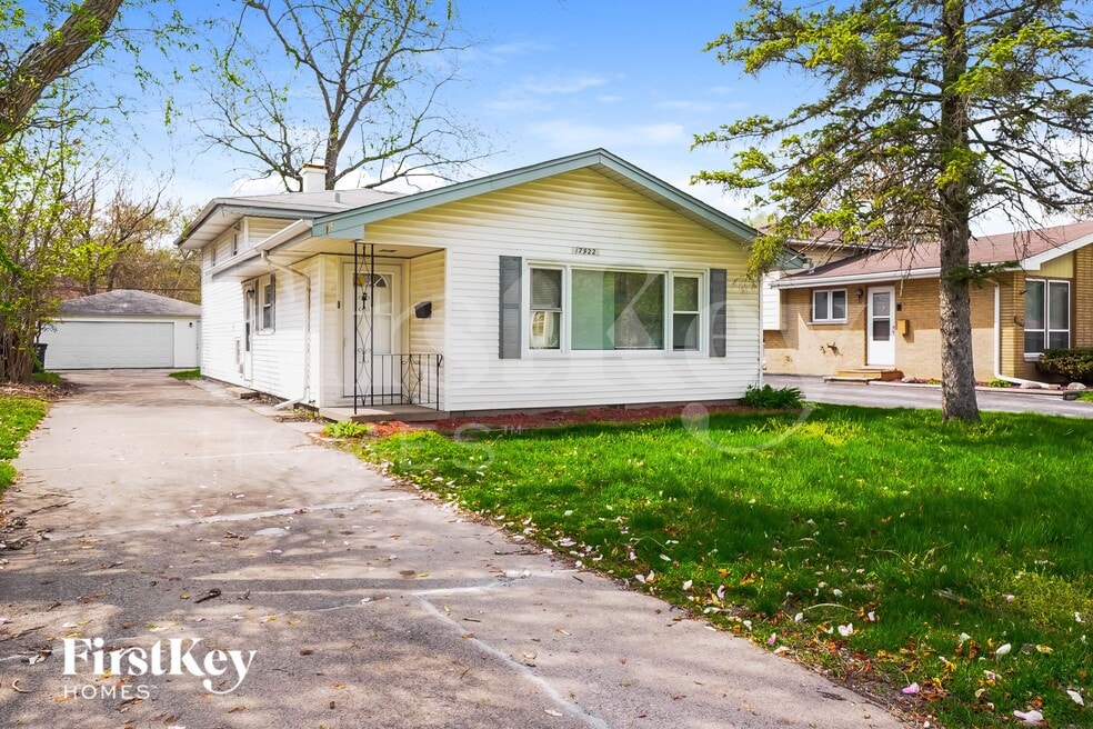 17922 Rose St, Lansing, IL 60438 - photo 1