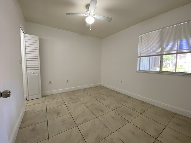 2910 SE 13th Ave unit 102, Homestead, FL 33035 - photo 5