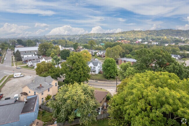 Arlington Heights is very cozy and quaint compared to its sister cities of Ohio.