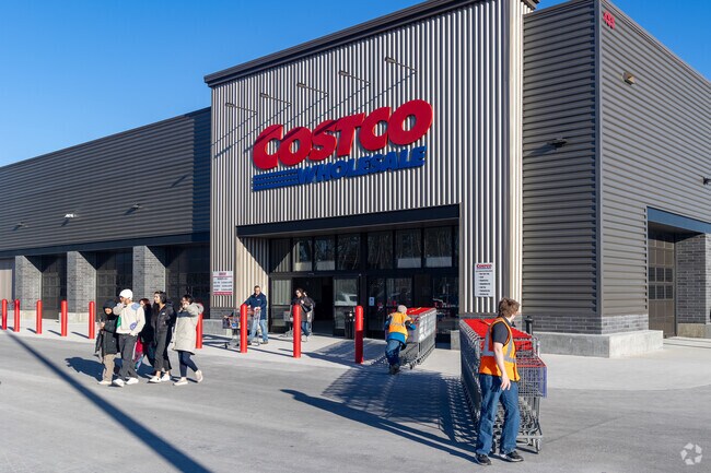 The recent opening of a Costco near Sunset Park has been a resounding success.