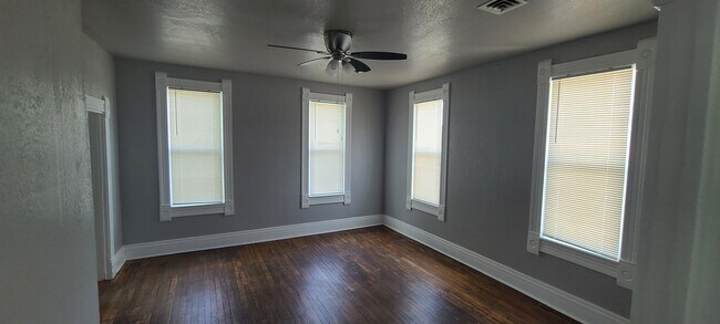 2321 Ashland Ave unit 3, Saint Joseph, MO 64506 - photo 6