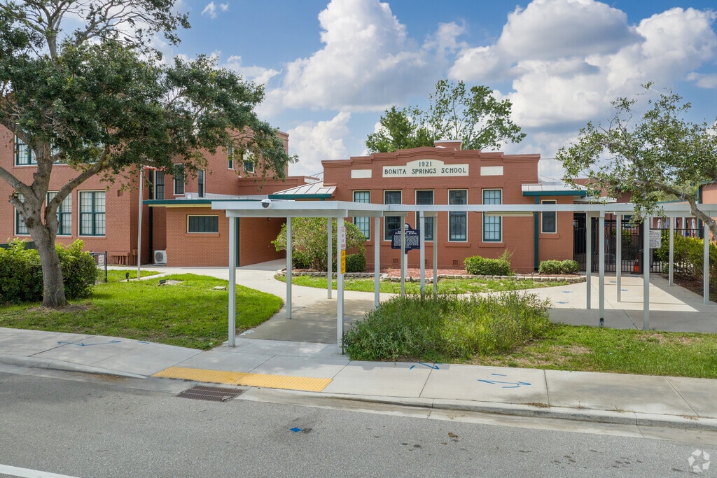 Bonita Springs Elementary School in Bonita Springs has a long history of learning excellence.
