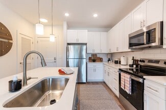 523 N Spring St, Greensboro, NC 27401