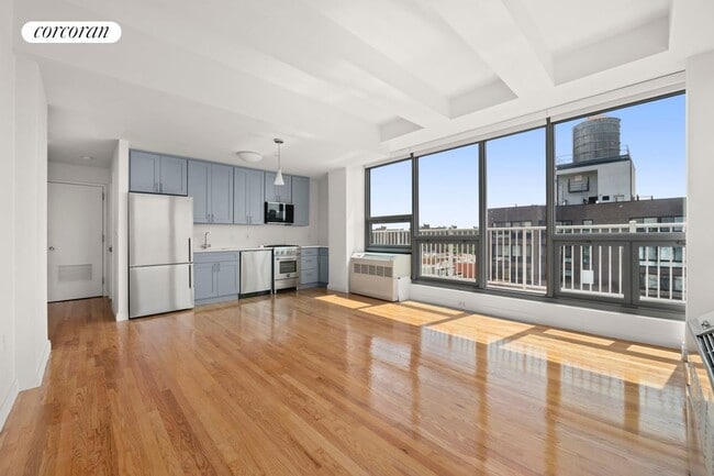 181 E 119th St, New York, NY 10035 - photo 2