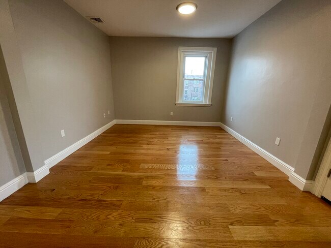 124 Berkshire St unit 5, Cambridge, MA 02141 - photo 4