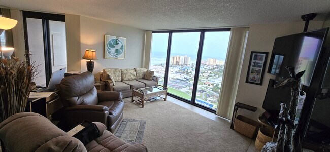 Oceans West One unit Oceans West One 19B6, Daytona Beach, FL 32118 - photo 5