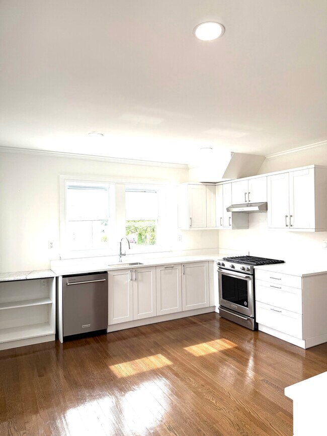 109 Spring St, Port Chester, NY 10573