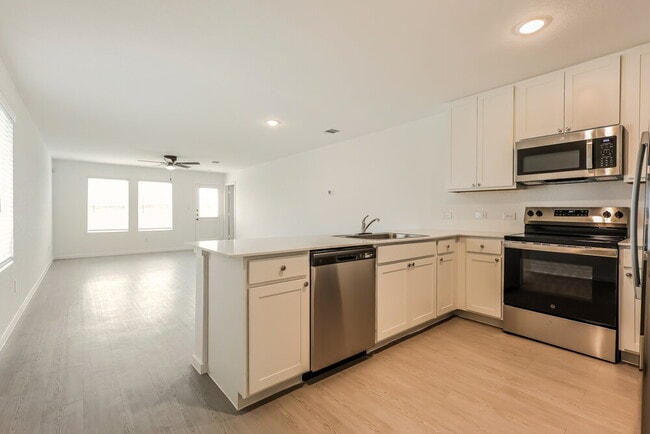 3415 Muenster Ave, New Braunfels, TX 78130 - photo 6