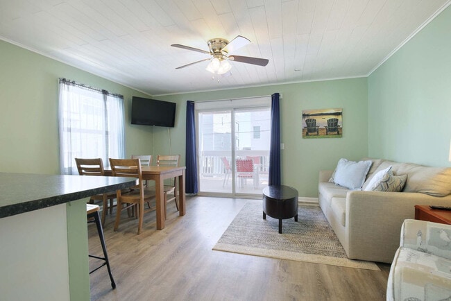 606 Carolina Beach Ave S unit ID1302657P, Carolina Beach, NC 28428 - photo 6