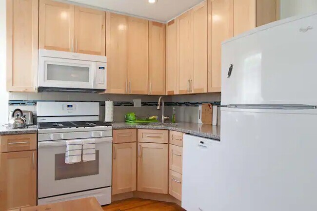 3934 46th St unit 2E, Sunnyside, NY 11104 - photo 5