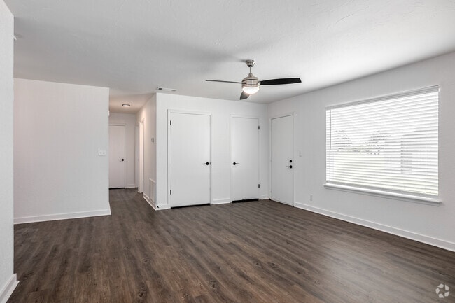 Hearthstone Homes - Moore, Moore, OK 73160 - photo 7