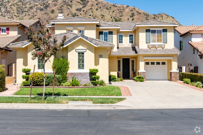 Right under the mountains you can find  the nice gated community Mountain Cove.