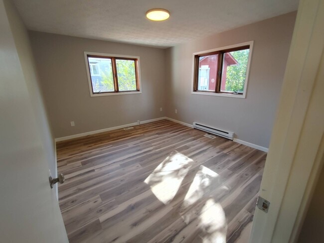 566 N Bailey St, Palmer, AK 99645 - photo 6