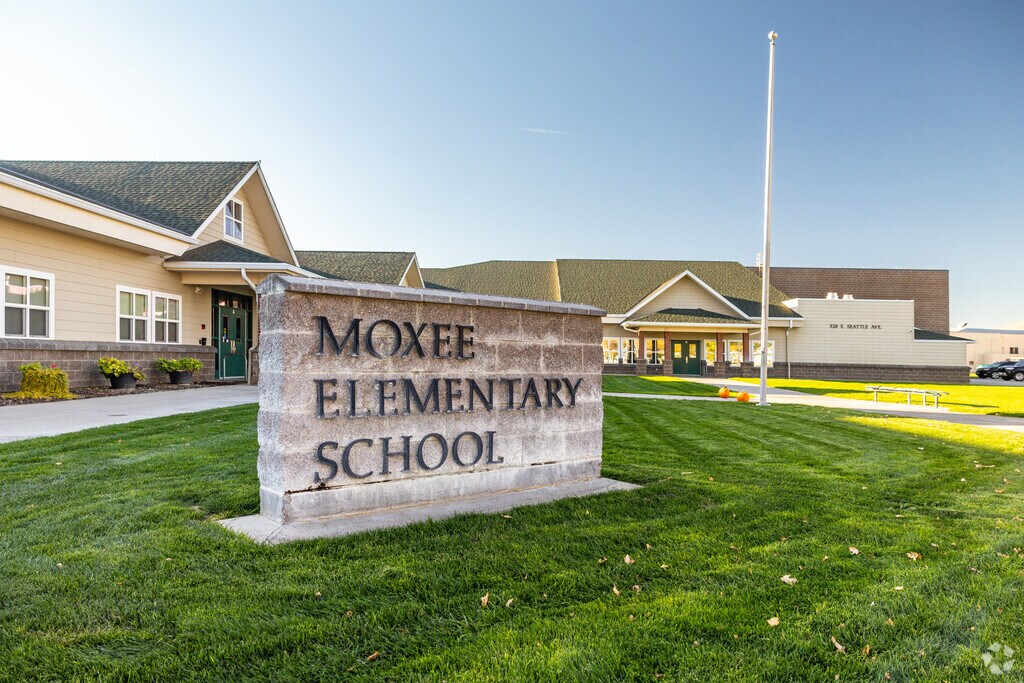 Great educational courses are available at Moxee Elementary School.