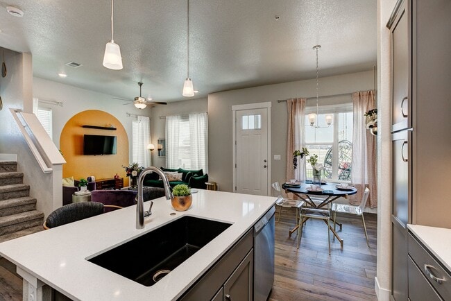 3425 Triano Creek Dr unit 36491538, Loveland, CO 80538 - photo 5