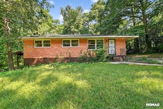 704 Valleyview Dr, Forest Park, GA 30297