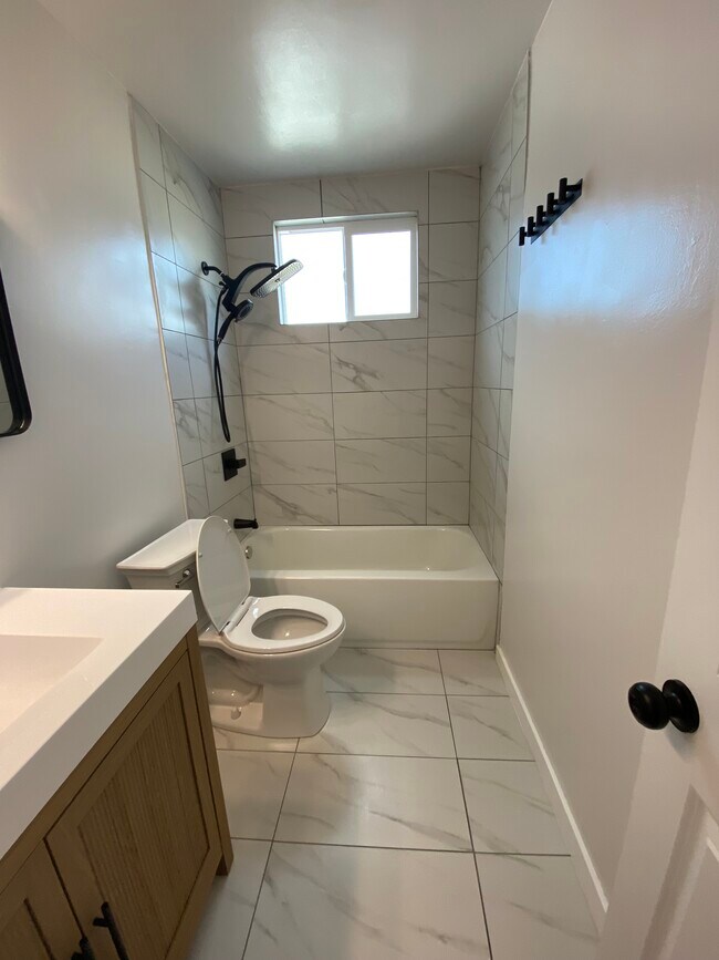 1515 E 20th St unit 1, Long Beach, CA 90806 - photo 4