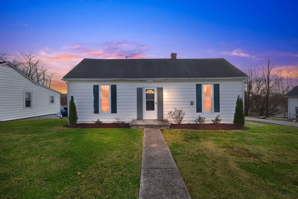 992 N Maple St, Corydon, IN 47112 - photo 1