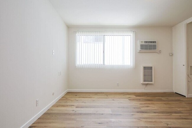 Cozy Apartment in Koreatown, Los Angeles, CA 90020 - photo 7