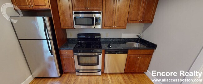 429 Franklin St unit 7N, Cambridge, MA 02139 - photo 2