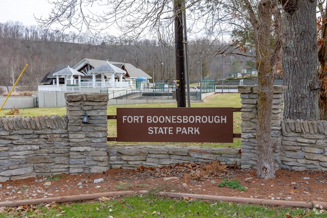 Fort Boonesborough State Park features areas for camping, boating, hiking, and swimming.
