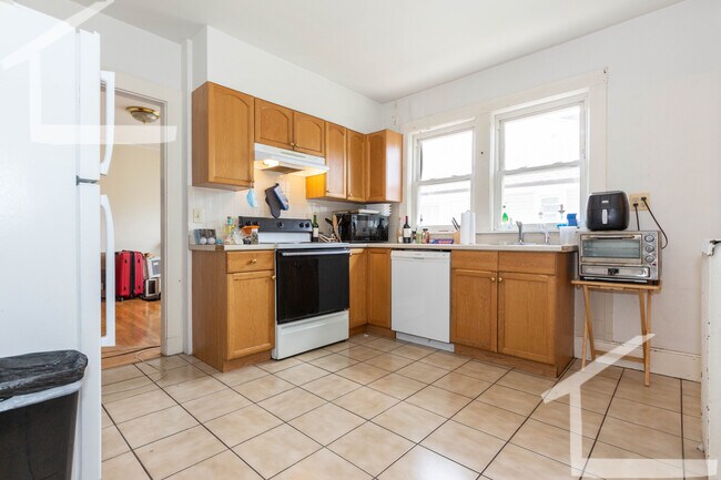 128 Washington St unit 2, Brighton, MA 02135 - photo 4