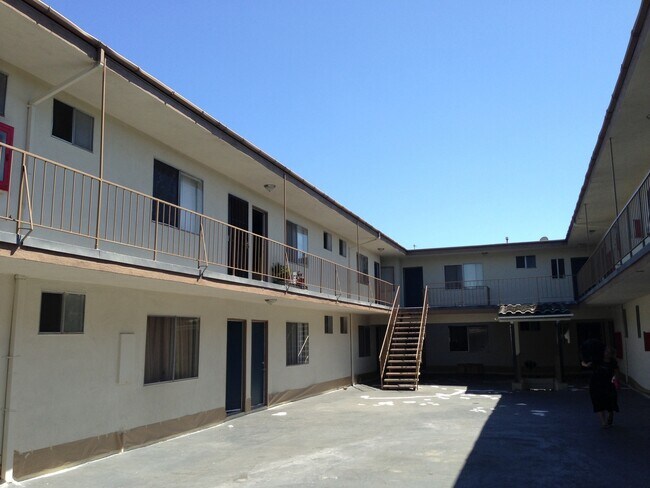 129th St, Hawthorne, CA 90250 - photo 6