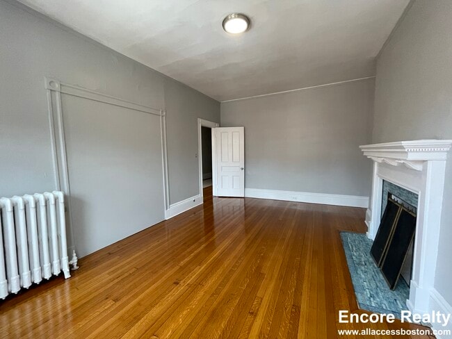 21 Harris St unit 11P-6, Brookline, MA 02446 - photo 4