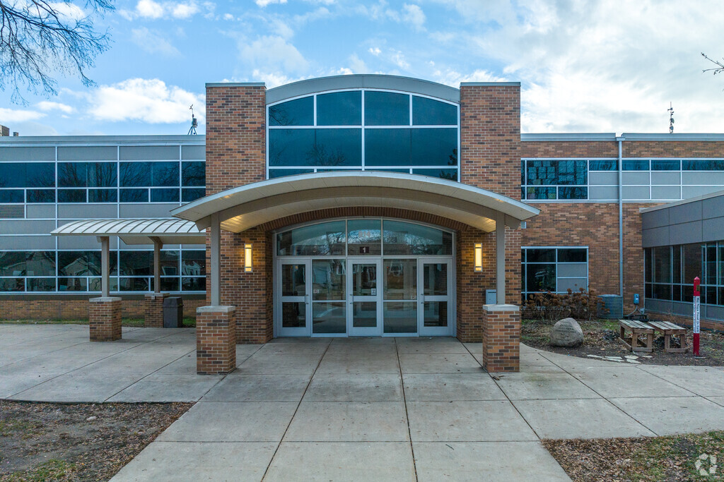 Chillicothe Elementary Center is an above average, public school.