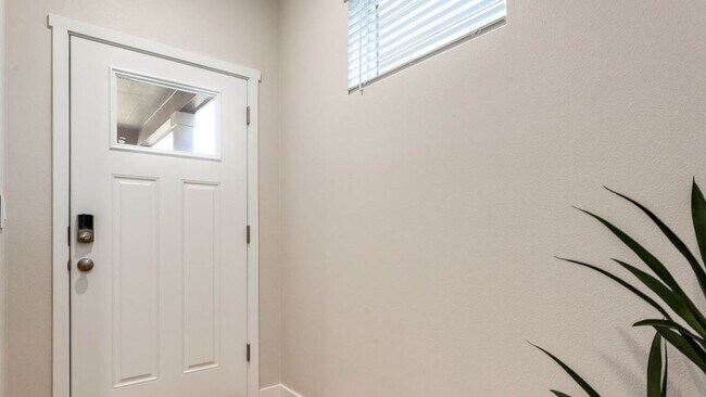 2110 36th Ave, Forest Grove, OR 97116 - photo 2