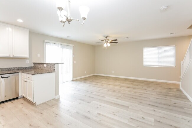 8273 Oliver Twist Ln, Las Vegas, NV 89113 - photo 6