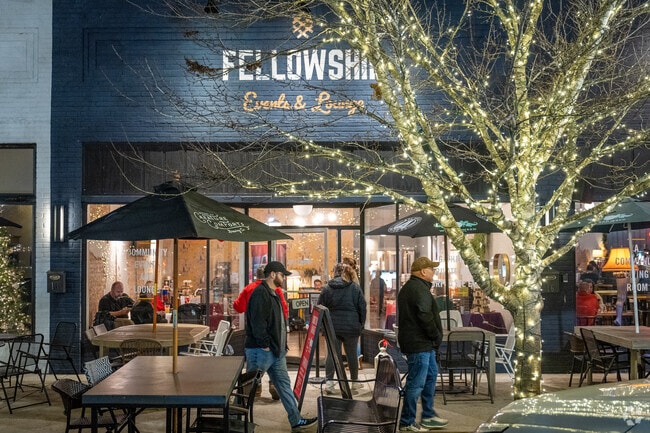 Every year, the beloved Jefferson's Shop by Candlelight event becomes a dazzling spectacle, capturing the hearts of the community and beckoning crowds with a magical atmosphere that illuminates the winter night.