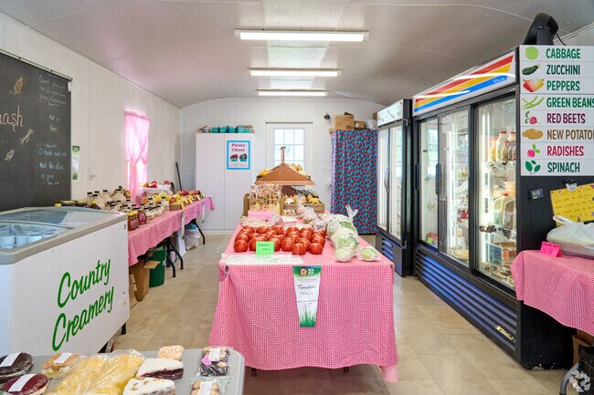 Rocky HIll Produce near Leitersburg offers fresh produce and baked goods.