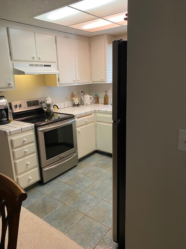 1022 Cedar Gables Dr, San Jose, CA 95118 - photo 3