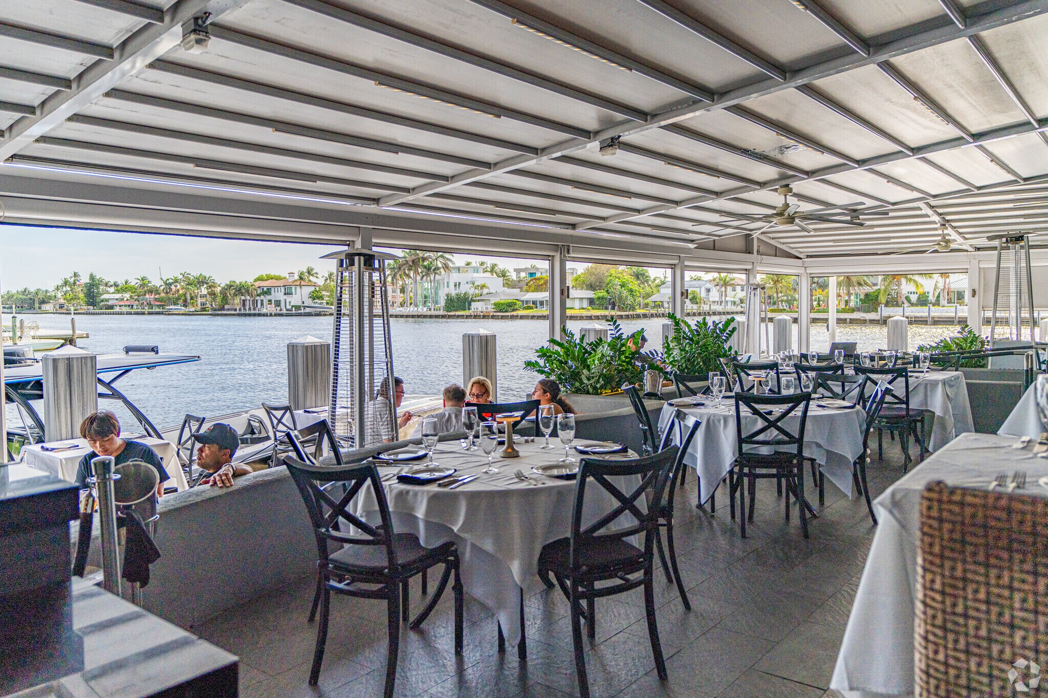 Mastro's Ocean Club in Dolphin Isles has an Out side area to have an amazing dinner.