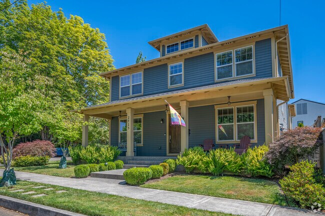 A quintessential Craftsman home in the Carter Park neighborhood.
