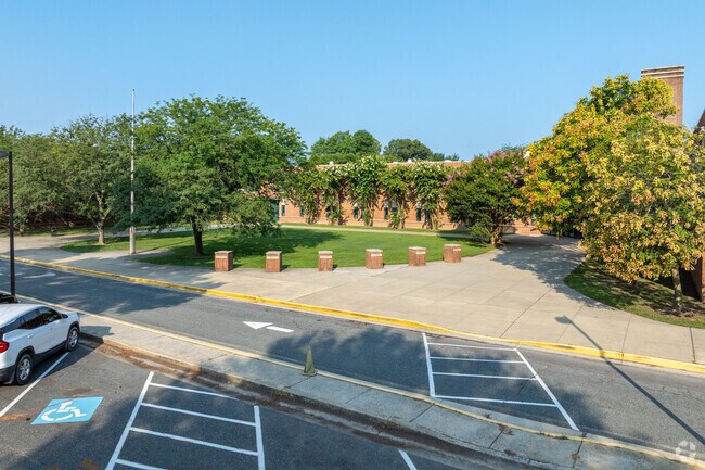 Easton Middle School in Easton helps prepare students well.