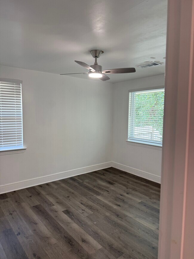 961 Eastside Dr SE, Marietta, GA 30060 - photo 4