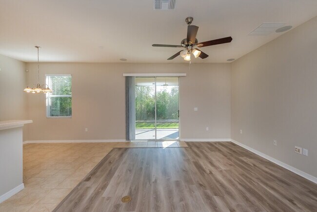 6222 Twin Bridges Dr, Zephyrhills, FL 33541 - photo 4