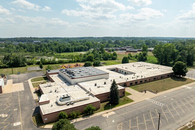 Hartland Village Elementary School offers a variety of programs that challenge children.