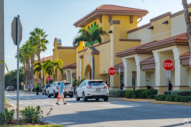 Venice Farms residents are just a short drive from the Publix supermarket at Jacaranda Commons.