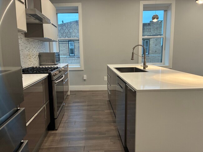 100 Oak St unit 3, Weehawken, NJ 07086 - photo 6