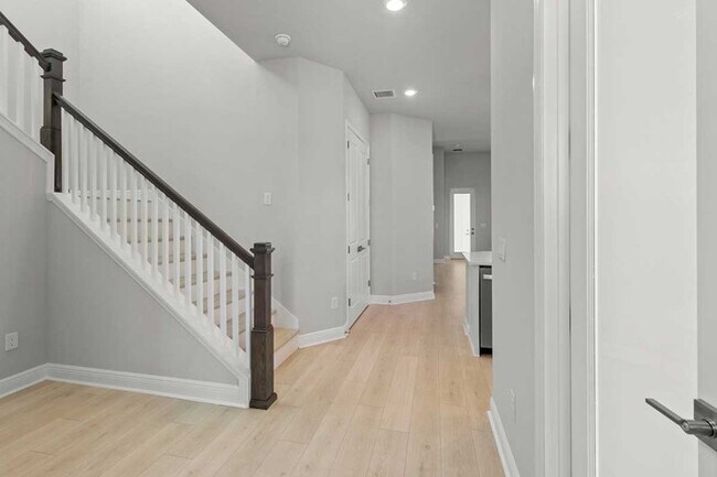 1550 Merrythought Ln unit 36477935, Sarasota, FL 34240 - photo 4