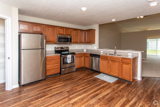 Redwood Macomb, Macomb, MI 48042 - photo 7