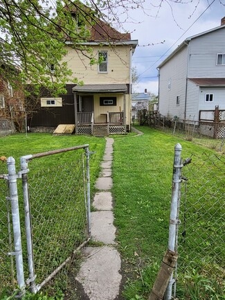 95 Connellsville St Unit Second floor, Uniontown, PA 15401