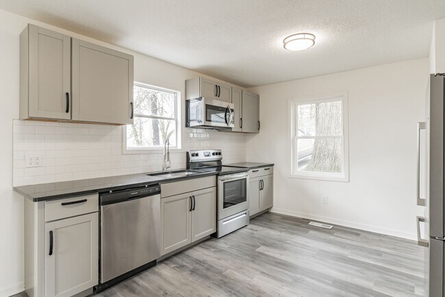 724 Sylvan Dr, Chattanooga, TN 37411 - photo 7