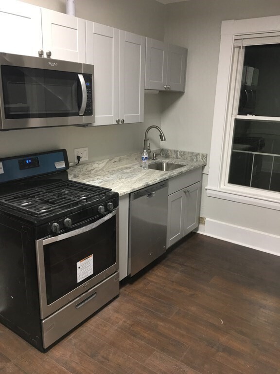 79 Brown St, Waltham, MA 02453 - photo 2