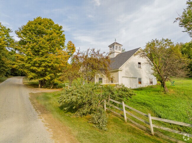 Cornish farms are a haven for nature lovers, offering scenic views of fields and barns.